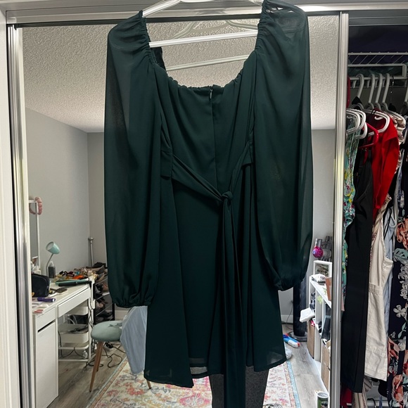 Dress Size Small - Picture 3 of 6